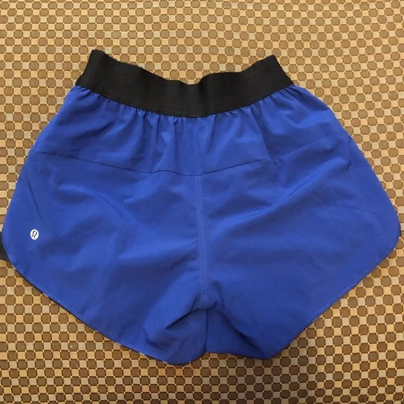 Lululemon polka dot shorts 4 - Picture 4 of 4